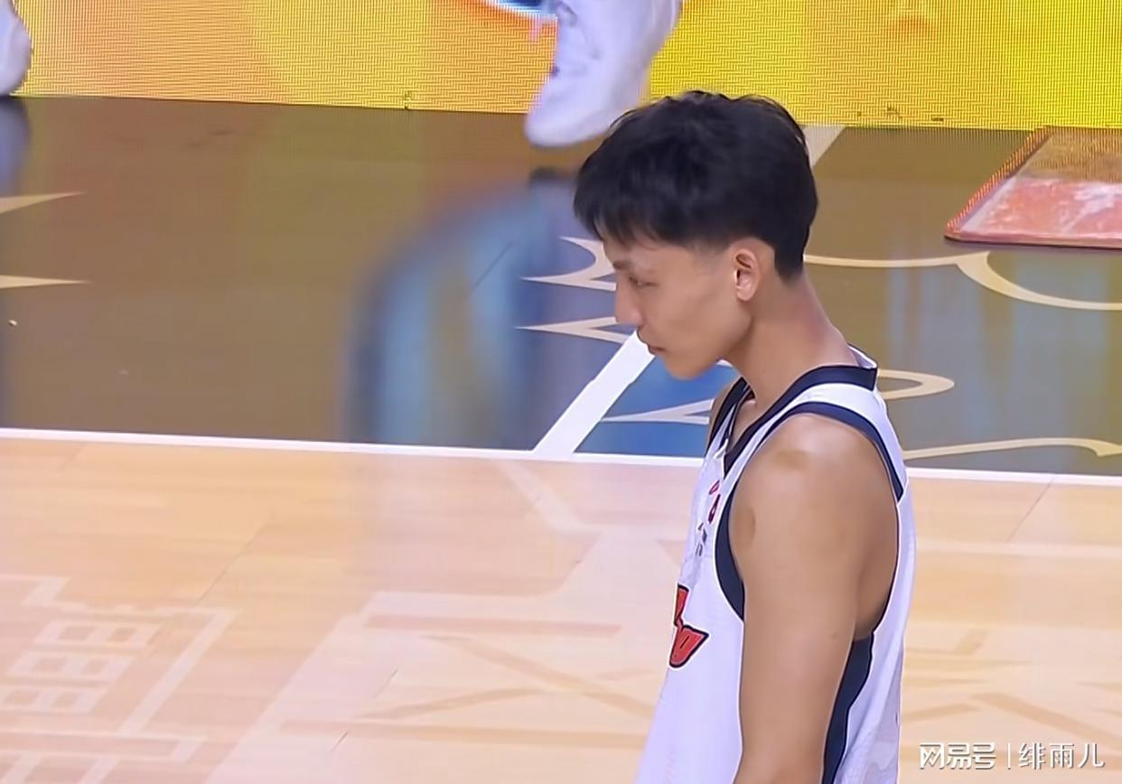 开云体育下载网址-无缘国家队12人大名单？徐杰伤情曝光，男篮后卫线惨遭重大打击！